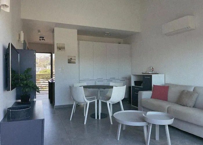 Fonctionnel 4p Avec Piscine Et Vue