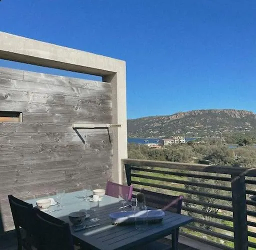 Fonctionnel 4p Avec Piscine Et Vue شقة *