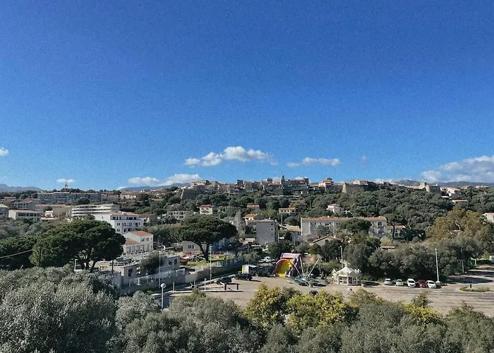 Fonctionnel 4p Avec Piscine Et Vue *